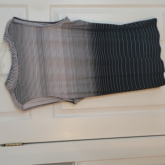 Cross Over Top - Picture 2 of 2